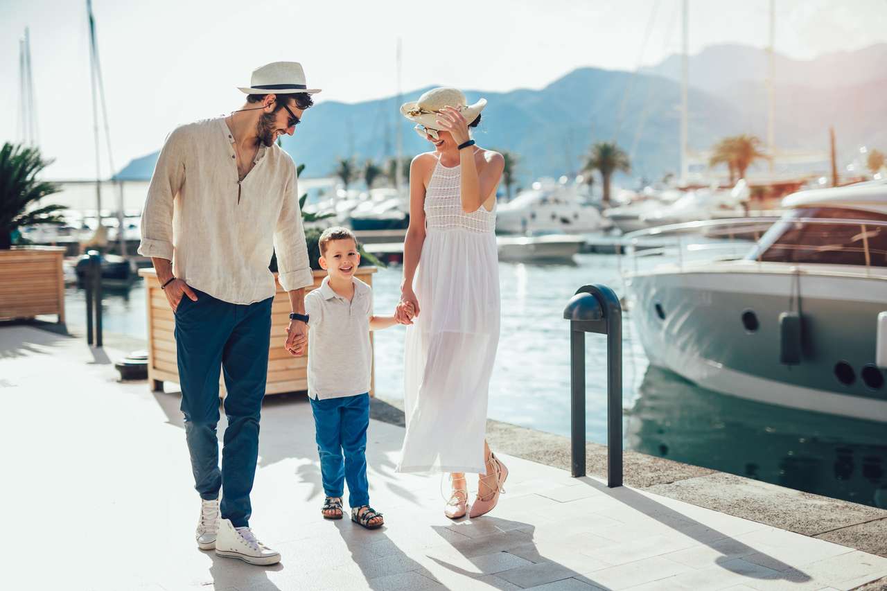 DOPPELHAUS MIT WOHNRESVEREN