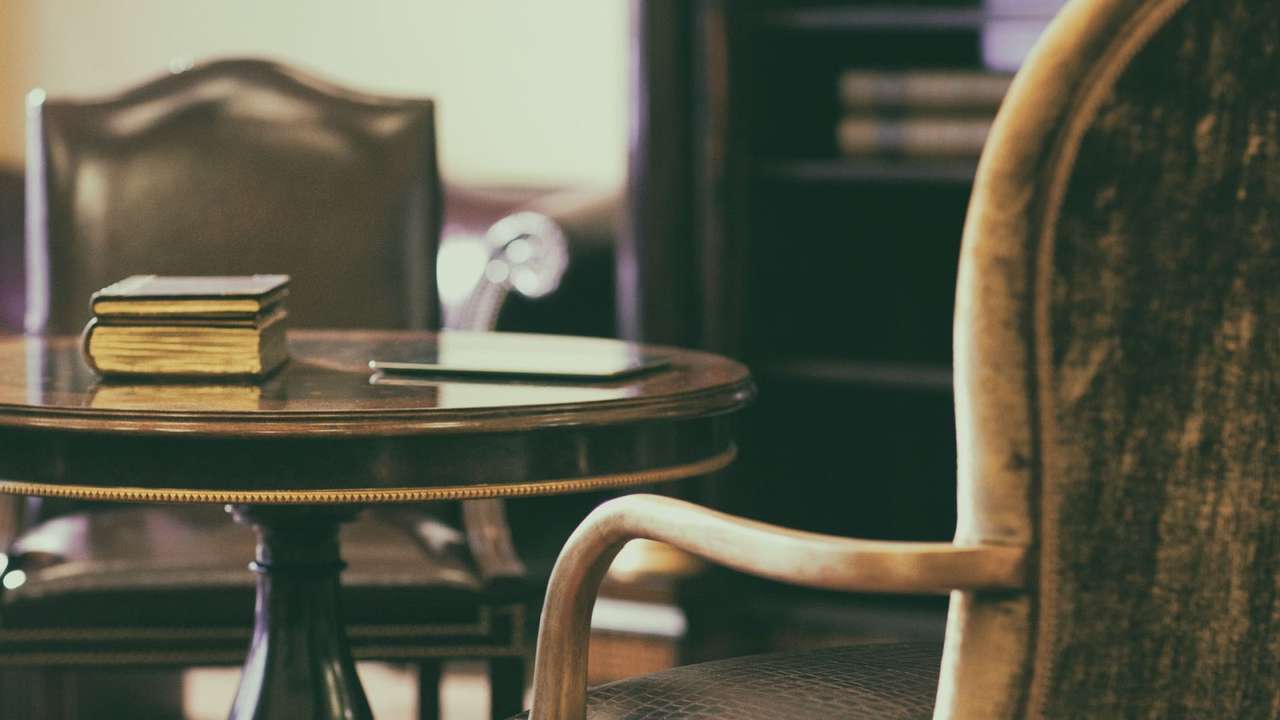 Zwei­fa­mi­li­en­haus im großen Stil