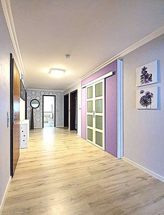 Sie wollen ein möbliertes, großzügiges Mehrfamilienhaus? Das lässt sich einrichten! 