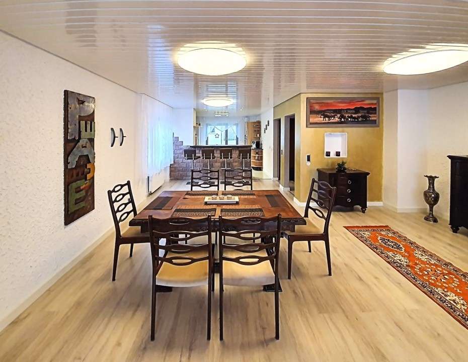 Sie wollen ein möbliertes, großzügiges Mehrfamilienhaus? Das lässt sich einrichten! 