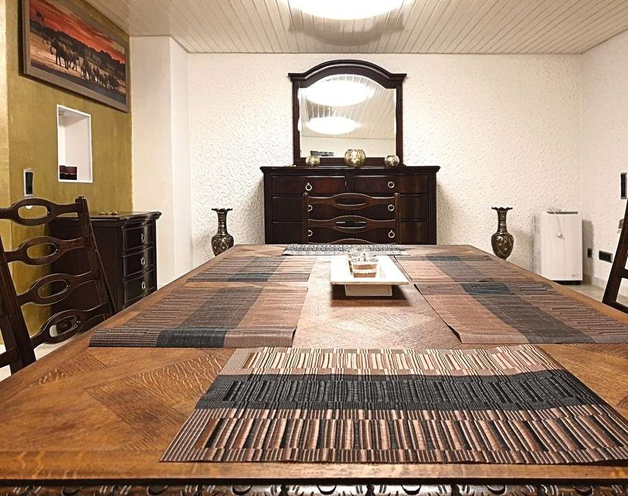 Sie wollen ein möbliertes, großzügiges Mehrfamilienhaus? Das lässt sich einrichten! 