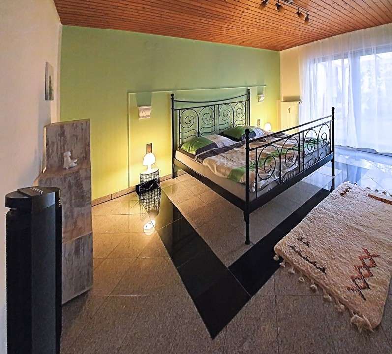 Sie wollen ein möbliertes, großzügiges Mehrfamilienhaus? Das lässt sich einrichten! 