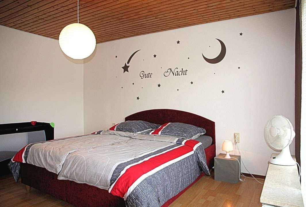 Sie wollen ein möbliertes, großzügiges Mehrfamilienhaus? Das lässt sich einrichten! 