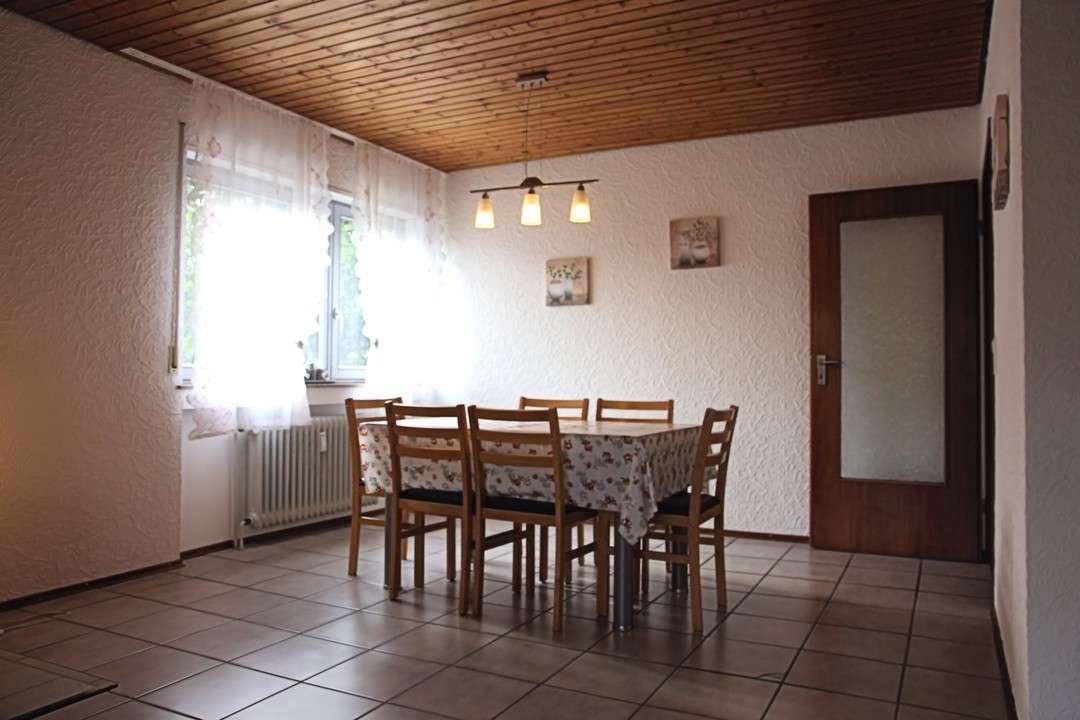 Sie wollen ein möbliertes, großzügiges Mehrfamilienhaus? Das lässt sich einrichten! 