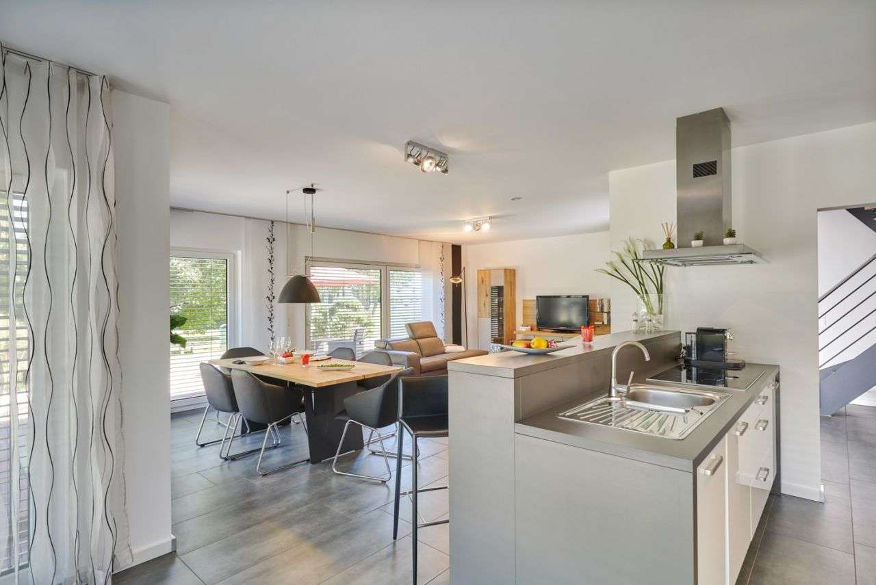 KOMPAKTES EINFAMILIENHAUS MIT RÜCKZUGSMÖGLICHKEITEN