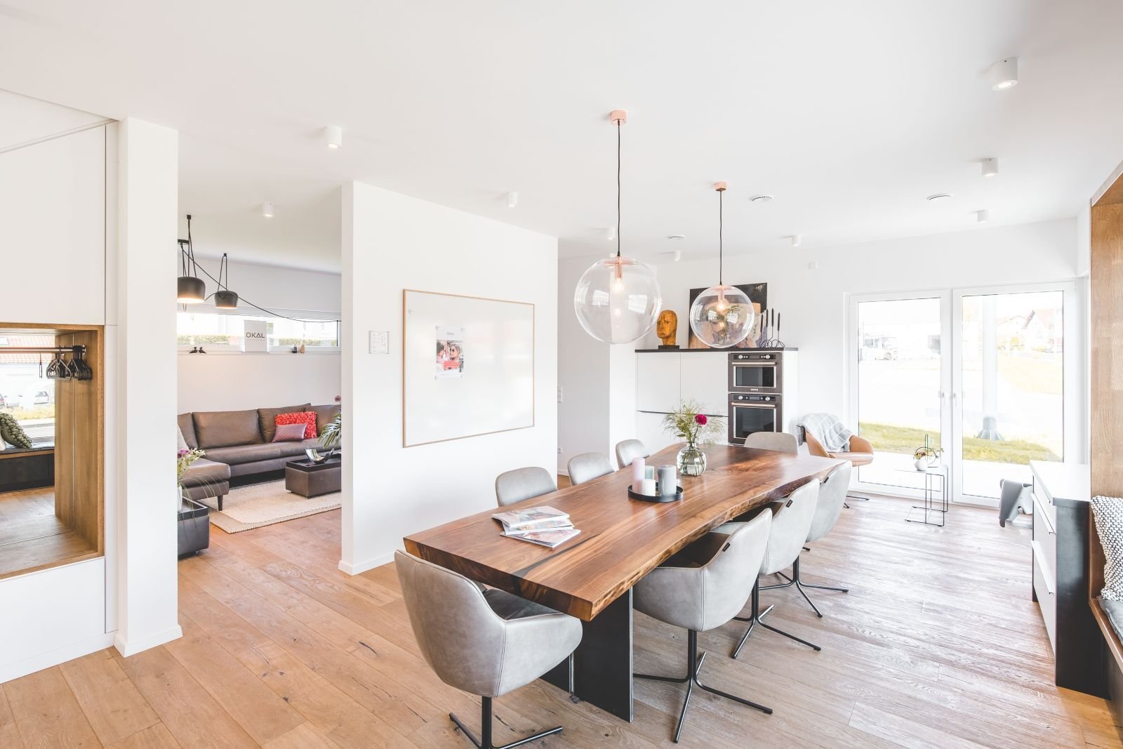 HOMMAGE AN DIE BAUHAUSÄRA