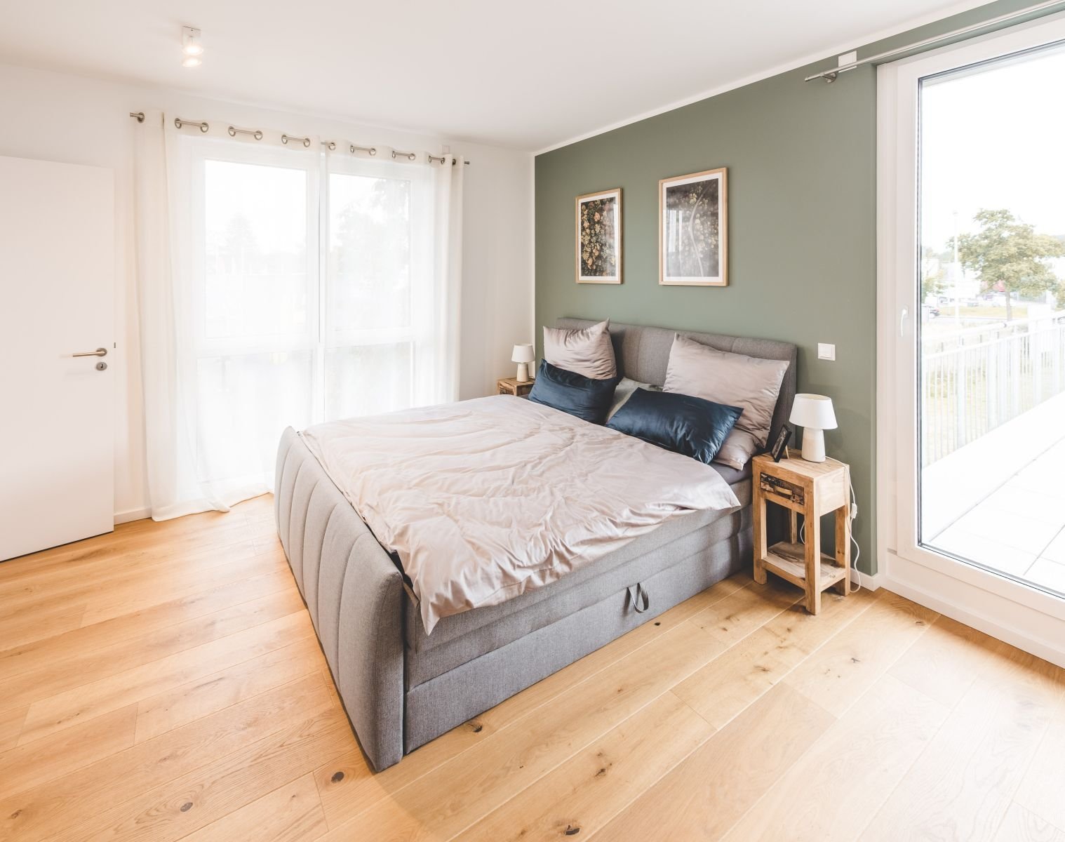 KLARE ARCHITEKTUR & FREIRAUM PUR